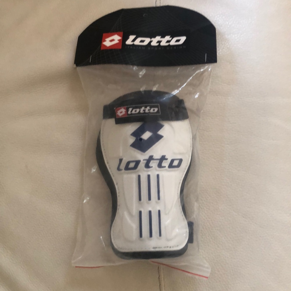 Lotto | Shin Guards | Size Medium | white/blue